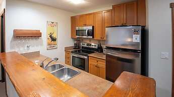 Snow Creek Lodge by Fernie Lodging Co