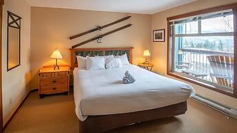 Snow Creek Lodge by Fernie Lodging Co