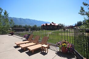 Snow Creek Lodge by Fernie Lodging Co