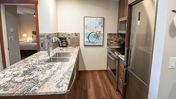 Snow Creek Lodge by Fernie Lodging Co