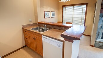 Snow Creek Lodge by Fernie Lodging Co