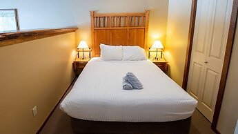 Snow Creek Lodge by Fernie Lodging Co