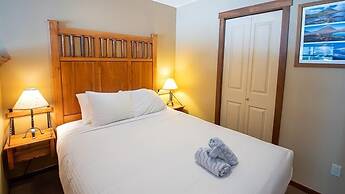 Snow Creek Lodge by Fernie Lodging Co