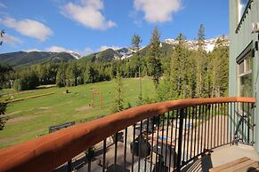 Snow Creek Lodge by Fernie Lodging Co