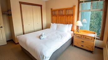 Snow Creek Lodge by Fernie Lodging Co