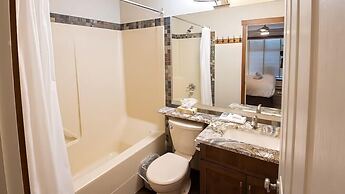 Snow Creek Lodge by Fernie Lodging Co