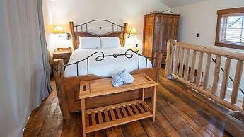 Snow Creek Cabins by Fernie Lodging Co.