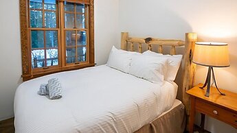 Snow Creek Cabins by Fernie Lodging Co.