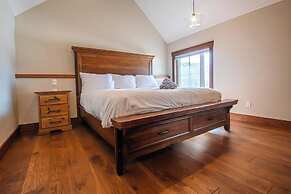 Snow Creek Cabins by Fernie Lodging Co.