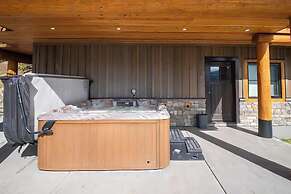 Snow Creek Cabins by Fernie Lodging Co.