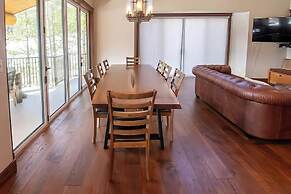 Snow Creek Cabins by Fernie Lodging Co.