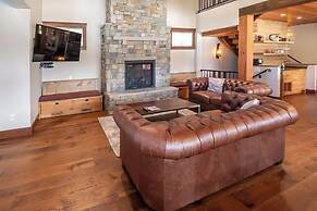 Snow Creek Cabins by Fernie Lodging Co.