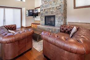 Snow Creek Cabins by Fernie Lodging Co.