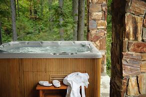 Snow Creek Cabins by Fernie Lodging Co.