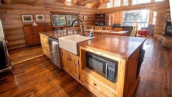 Snow Creek Cabins by Fernie Lodging Co.