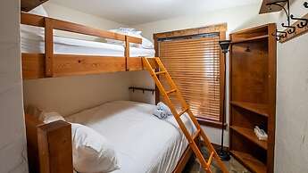 Snow Creek Cabins by Fernie Lodging Co.