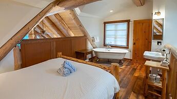 Snow Creek Cabins by Fernie Lodging Co.