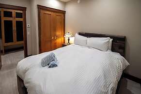 Snow Creek Cabins by Fernie Lodging Co.