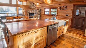 Snow Creek Cabins by Fernie Lodging Co.