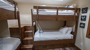 Snow Creek Cabins by Fernie Lodging Co.