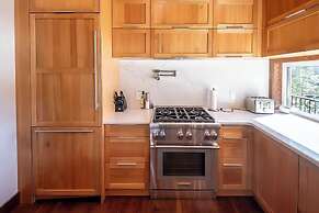 Snow Creek Cabins by Fernie Lodging Co.