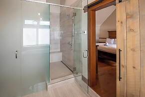 Snow Creek Cabins by Fernie Lodging Co.