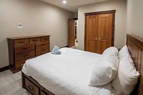 Snow Creek Cabins by Fernie Lodging Co.