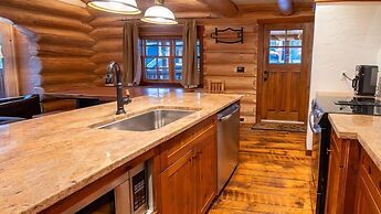 Snow Creek Cabins by Fernie Lodging Co.