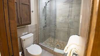 Snow Creek Cabins by Fernie Lodging Co.