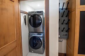 Snow Creek Cabins by Fernie Lodging Co.