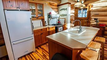 Snow Creek Cabins by Fernie Lodging Co.