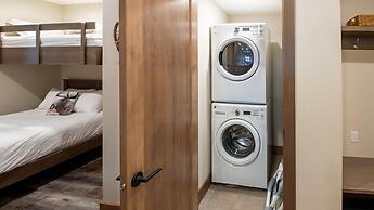 Snow Creek Cabins by Fernie Lodging Co.