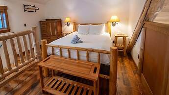 Snow Creek Cabins by Fernie Lodging Co.