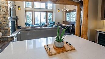 Snow Creek Cabins by Fernie Lodging Co.