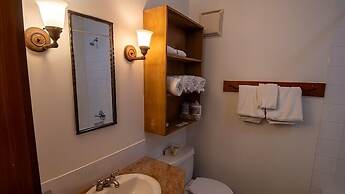 Snow Creek Cabins by Fernie Lodging Co.