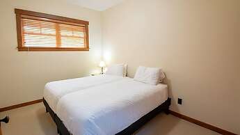 Snow Creek Cabins by Fernie Lodging Co.