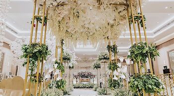 Lumire Hotel and Convention Center