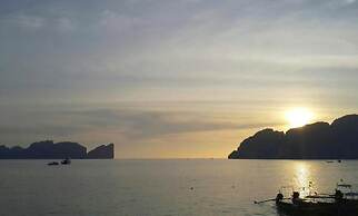 Phi Phi Long Beach Resort & Villa