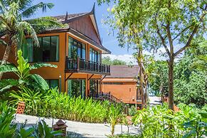 Phi Phi Long Beach Resort & Villa