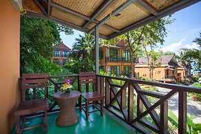 Phi Phi Long Beach Resort & Villa