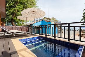 Phi Phi Long Beach Resort & Villa