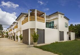 Tropicana Pool Villa