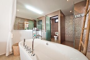 Tropicana Pool Villa