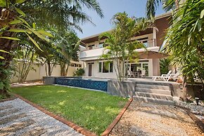 Tropicana Pool Villa