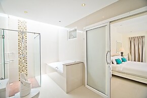 Tropicana Pool Villa