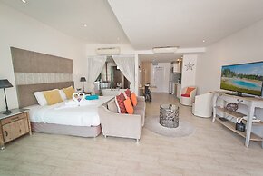 Tropicana Pool Villa