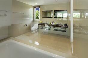 Tropicana Pool Villa