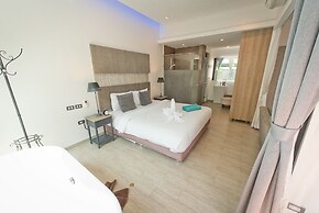 Tropicana Pool Villa