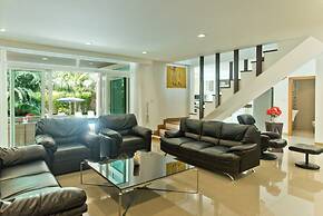 Tropicana Pool Villa