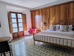 Del Carmen Concept Hotel